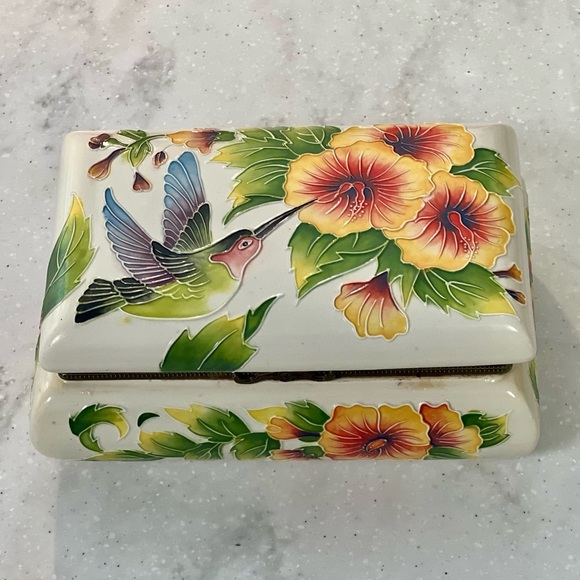 Other - Hummingbird Floral Wind Beneath My Wings Musical Jewelry Box